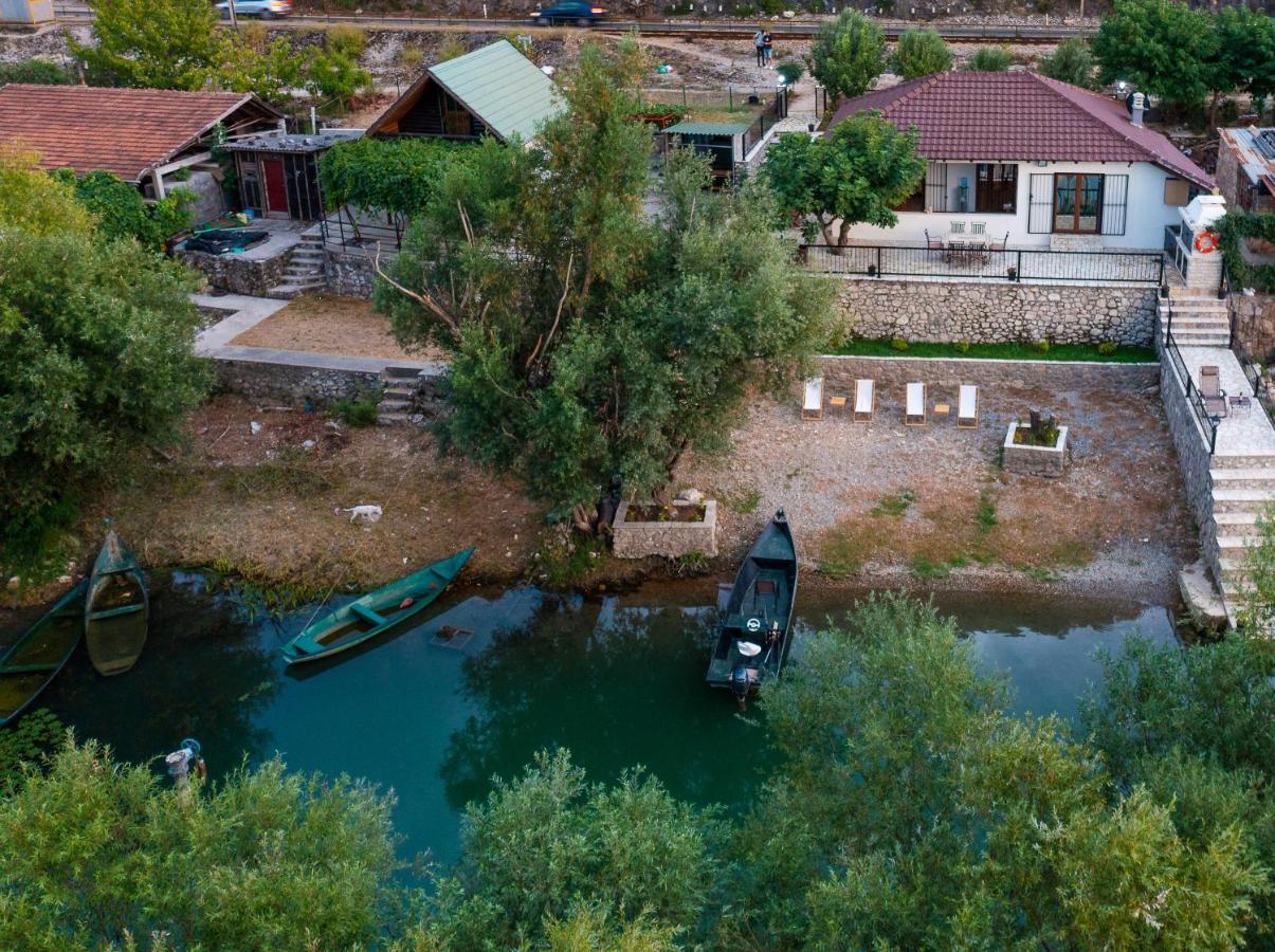 Luxury House Lotos Golubovci Exterior foto