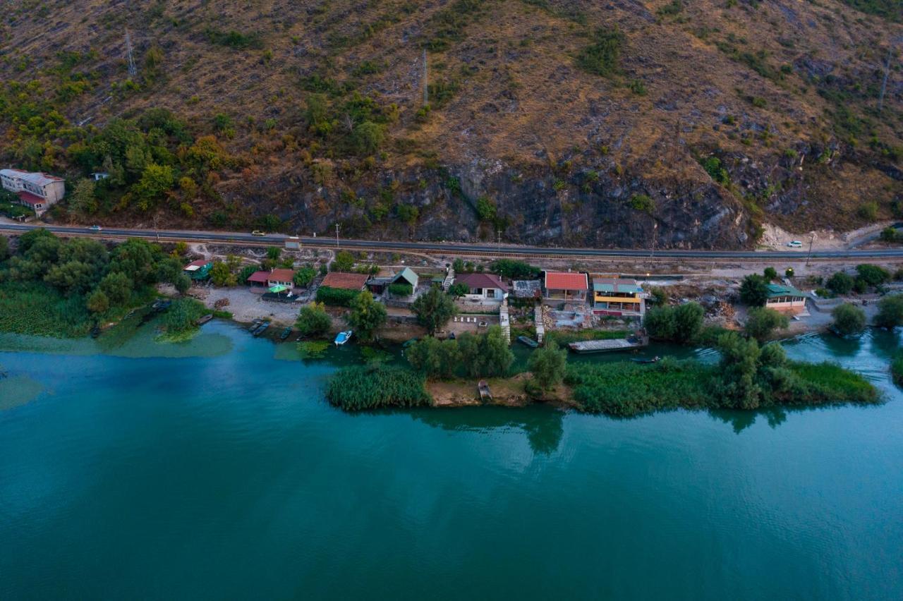 Luxury House Lotos Golubovci Exterior foto